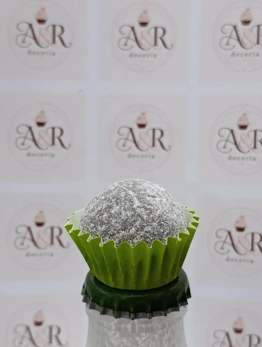Brigadeiro clássico, confeito em Ninho
